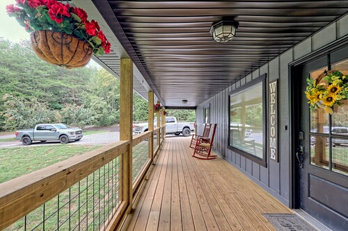 Cozy 3BR Getaway, Lake access, Fire Pit, Trails