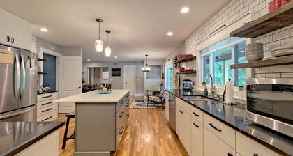 Cozy 3BR Getaway, Lake access, Fire Pit, Trails