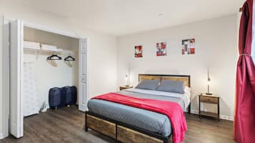 2 bedrooms, desk, iron/ironing board, travel crib