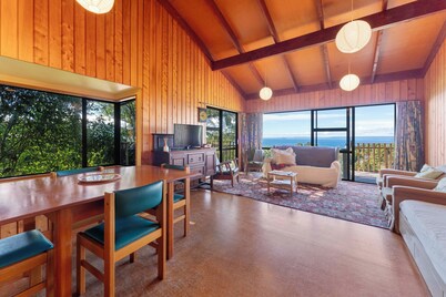 Lakeview Bush Hideaway - Pukawa Holiday Home