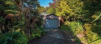 Lakeview Bush Hideaway - Pukawa Holiday Home