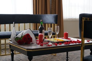 华丽套房 | 起居区