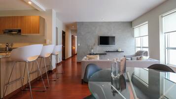 Apartamento, 2 quartos (306) | Cozinha privada | Liquidificador, talheres/pratos/utensílios de cozinha