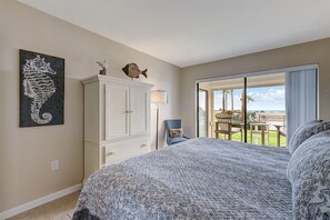 1 bedroom, desk, WiFi, bed sheets