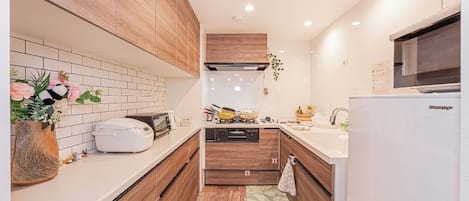 冰箱、微波炉、炉灶、洗碗机