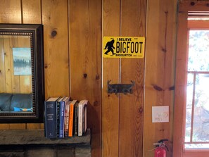 Interior - Bigfoot's Bunkhouse! Cozy Cabin, Cool Breeze Dogs Welcome! 45 min to white sands (Cloudcroft)