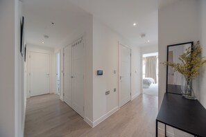 Interior - Barking Bright Apartment With 2 Bedrooms (Barking)