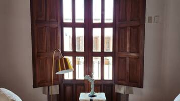 Premium Suite | Premium bedding, in-room safe, individually decorated