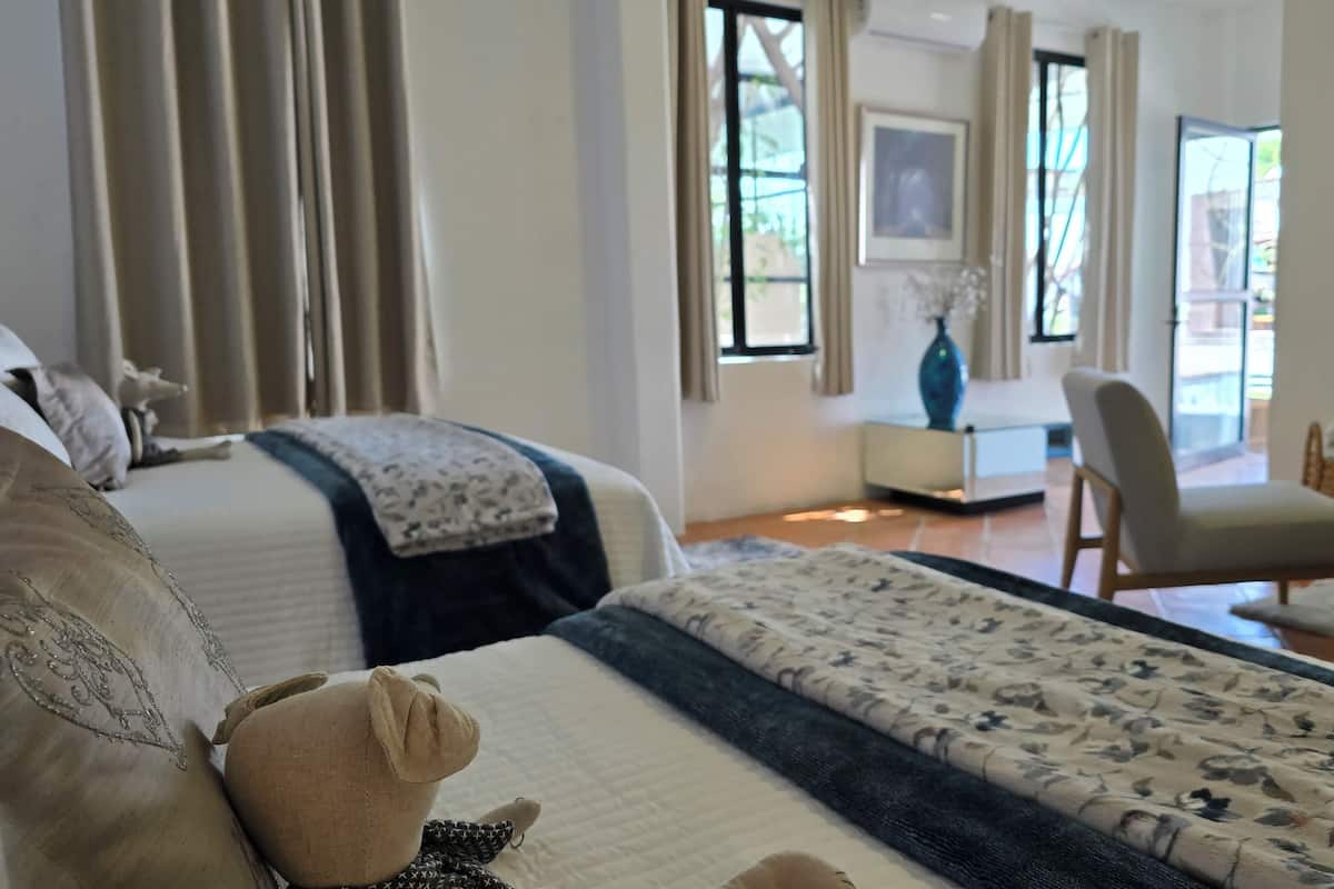 Comfort Quadruple Room | 1 bedroom, premium bedding, in-room safe, individually decorated