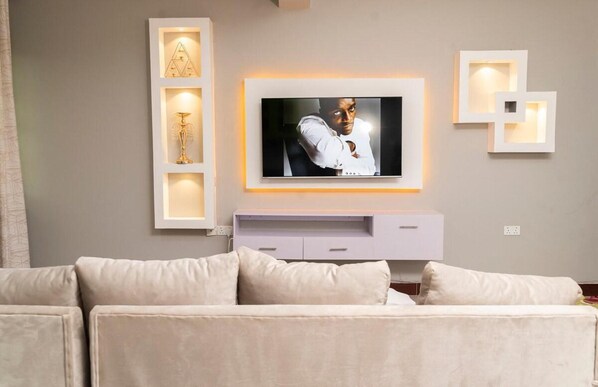 Apartment | Living area - Beautiful 2-bed Apartment in Kampala (Kampala)