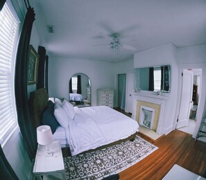 1 bedroom, iron/ironing board, WiFi, bed sheets - Upstairs Chic Studio (Gastonia)