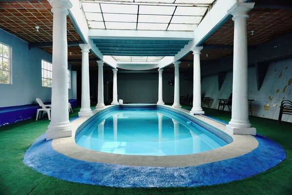 Indoor pool - Hotel El Castillo (Cuernavaca)