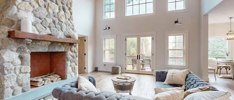 TV connectée, cheminée