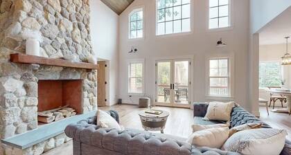 NEW BUILD! Mountain views, minutes from Squam's Sandwich Beach and boat ramp!