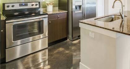 Lakeside view, Toyota Music Factory,DFW Airport,Garden Tub,Walking trail