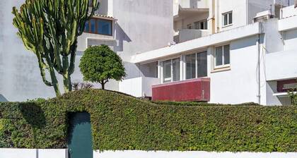 A 5 Minutos da Praia, Apartamento Familiar com Wifi e Estacionamento Privado