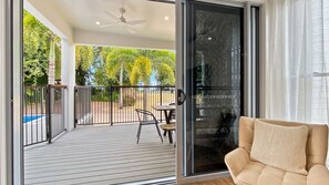 Interior - Picnic Point - Holiday home near Picnic Bay Foreshore (Picnic Bay)