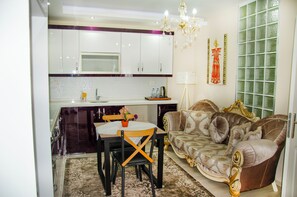 14-inch TV with satellite channels - Ephesus Palace (Selçuk)