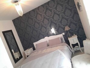 2 間睡房、熨斗/熨衫板、可攜式嬰兒床、免費 Wi-Fi