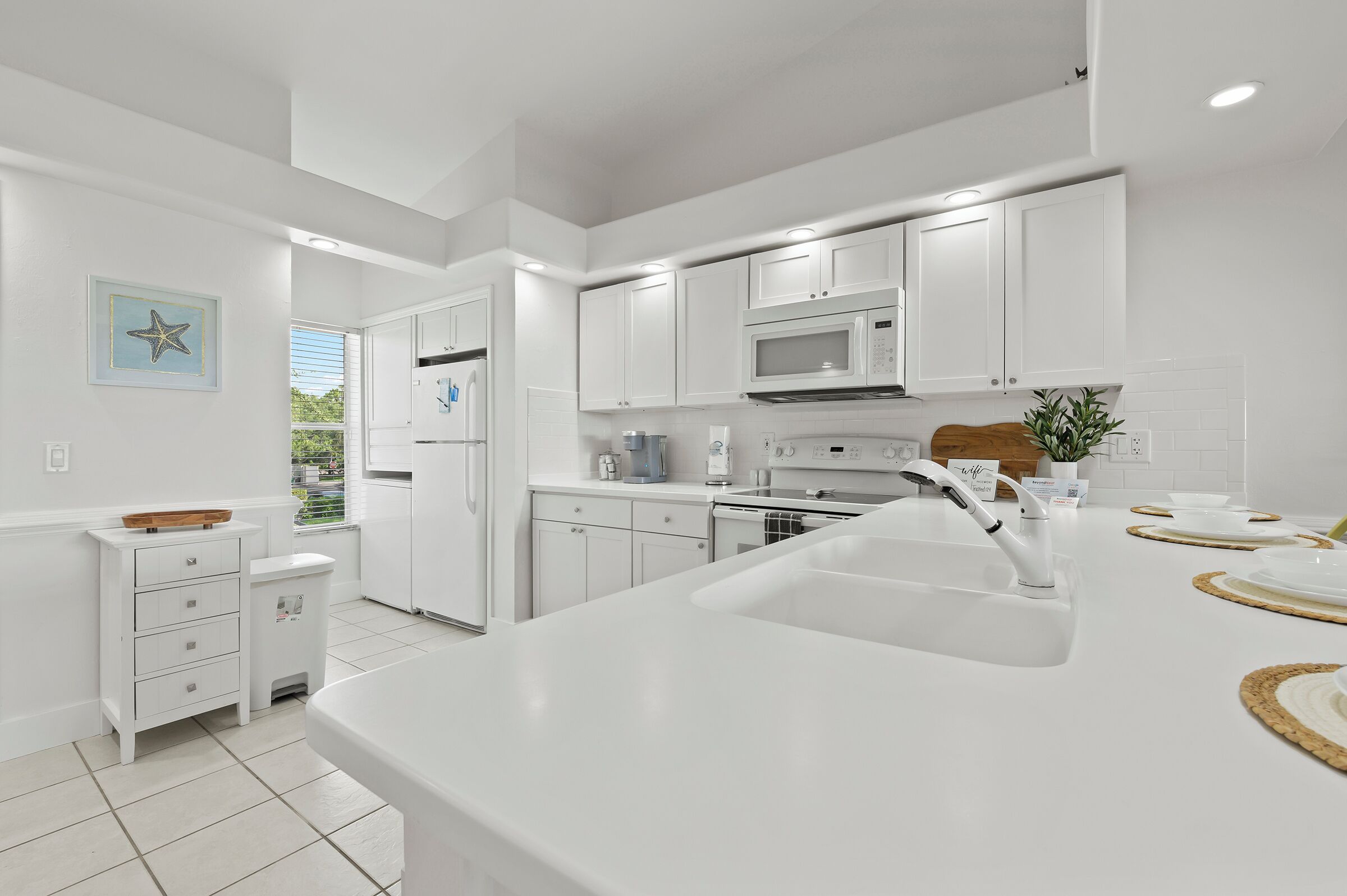 冰箱、微波炉、烤箱、炉灶