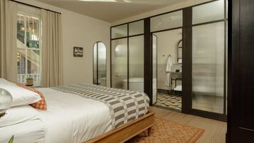 Kamer | Luxe beddengoed, een minibar, een kluis op de kamer, gratis wifi