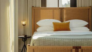 Huone | Ylelliset vuodevaatteet, minibaari, tallelokero huoneessa