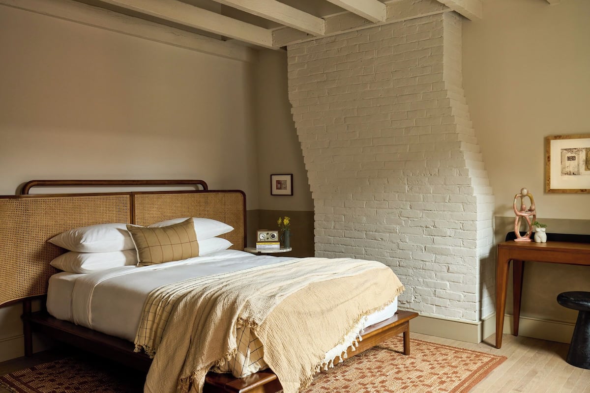 Studio Suite | Minibar, in-room safe, free cribs/infant beds, free WiFi