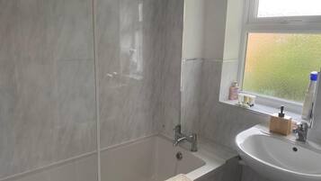House | Bathroom | Separate bathtub and shower, deep-soaking bathtub, towels