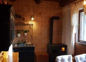 Interior - Holiday Home with Three Bedrooms and Garden (Karlobag)