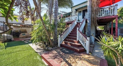 OCEAN BREEZE!Furnished 2/1 Pt Fermin.Pets,fenced yard,WD,parking+street.DECK!