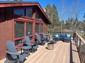 Property grounds - Charming Cabin with Mountain Views in Peaceful Location (Grand County)