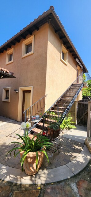 Property grounds - Luxury Apartment in upscale area (San Diego)