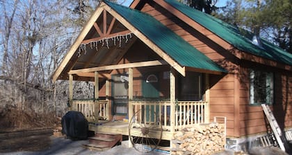 Cozy Camp Retreat! Enjoy four wheeling, hunting, 3 miles to Redfield Reservoir.