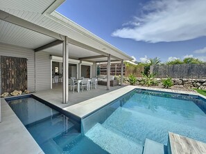 Outdoor pool - Nakolodge 3 chambres -piscine / jardin privés (Sainte-Anne)