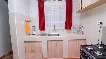 Frigorifero, microonde, forno, macchina per tè/caffè