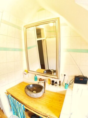 Hair dryer, towels, soap, shampoo