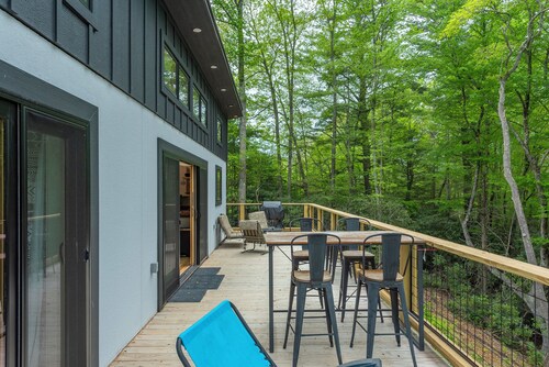 Spirit of the River, Direct River Access, Fire Pit, Fish, Swim, Grill, WiFi!
