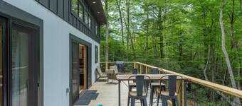 Spirit of the River, Direct River Access, Fire Pit, Fish, Swim, Grill, WiFi!