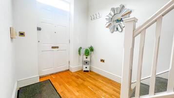 Superior House, Private Bathroom, Park View | Interior