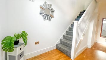 Superior House, Private Bathroom, Park View | Interior