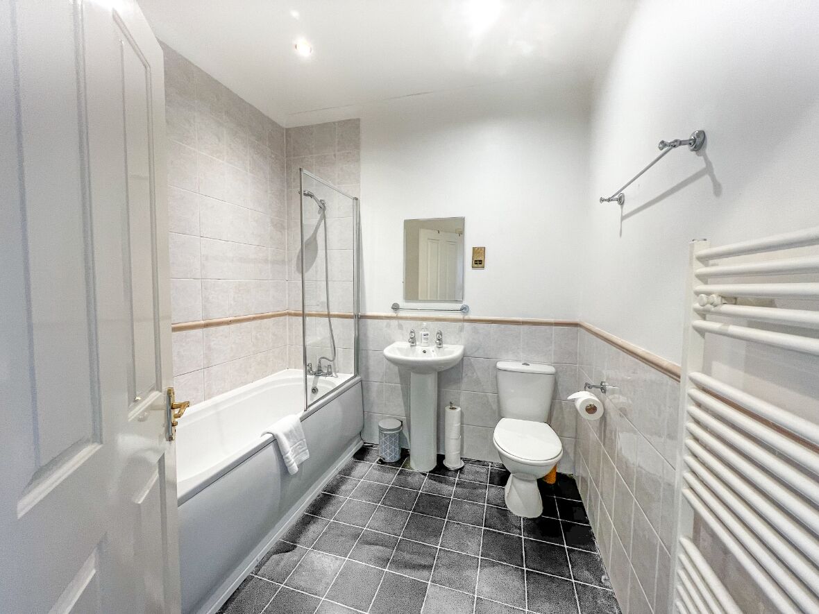 Superior-Haus, eigenes Bad, Parkblick | Badezimmer