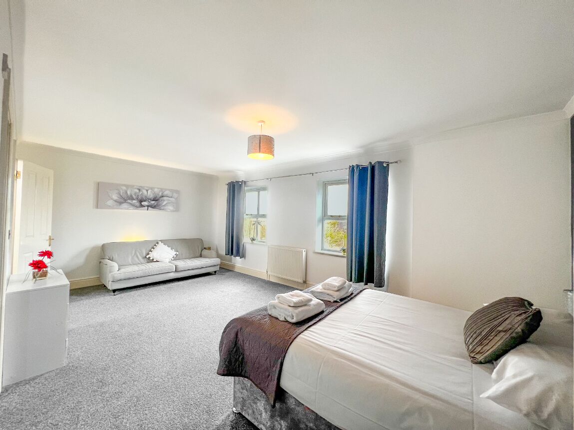 Superior-Haus, eigenes Bad, Parkblick | 4 Schlafzimmer, kostenloses WLAN