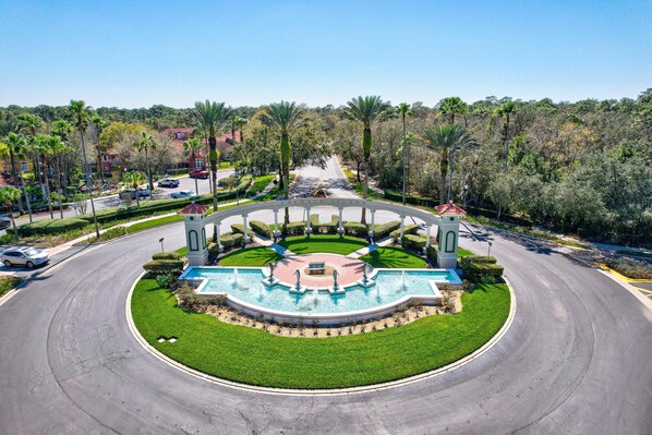 Een verwarmd zwembad