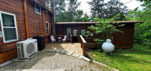 Quiet, country studio guest room with kitchenette