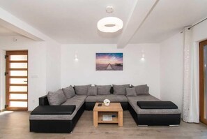 TV, fireplace, ping pong - Villa Meadow with swimming pool (Budak)