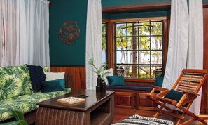 Comfort-Einzelzimmer, 1 Queen-Bett, Meerblick, Erdgeschoss | Wohnbereich