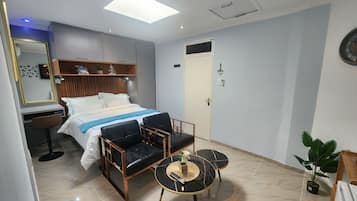 Deluxe Room | Egyptian cotton sheets, premium bedding, minibar, individually decorated