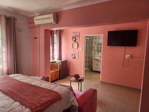 Habitación doble Deluxe | Sábanas de algodón egipcio, ropa de cama de alta calidad y minibar 