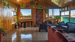 Living area - La Suerte Forest Lodge (Monteverde)