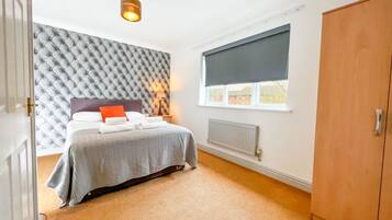 Business House, Private Bathroom, Garden View (Rider Gardens Home) | 2 bedrooms, free WiFi